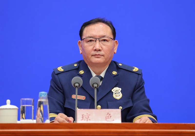 www.色屄应急部党组成员、消防救援局局长琼色出席新闻发布会